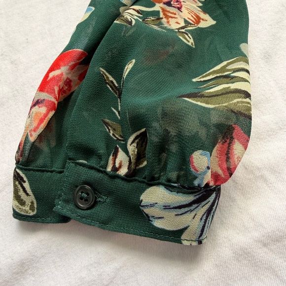 New Day Green Floral Sheer Blouse Size Small - Picture 6 of 9